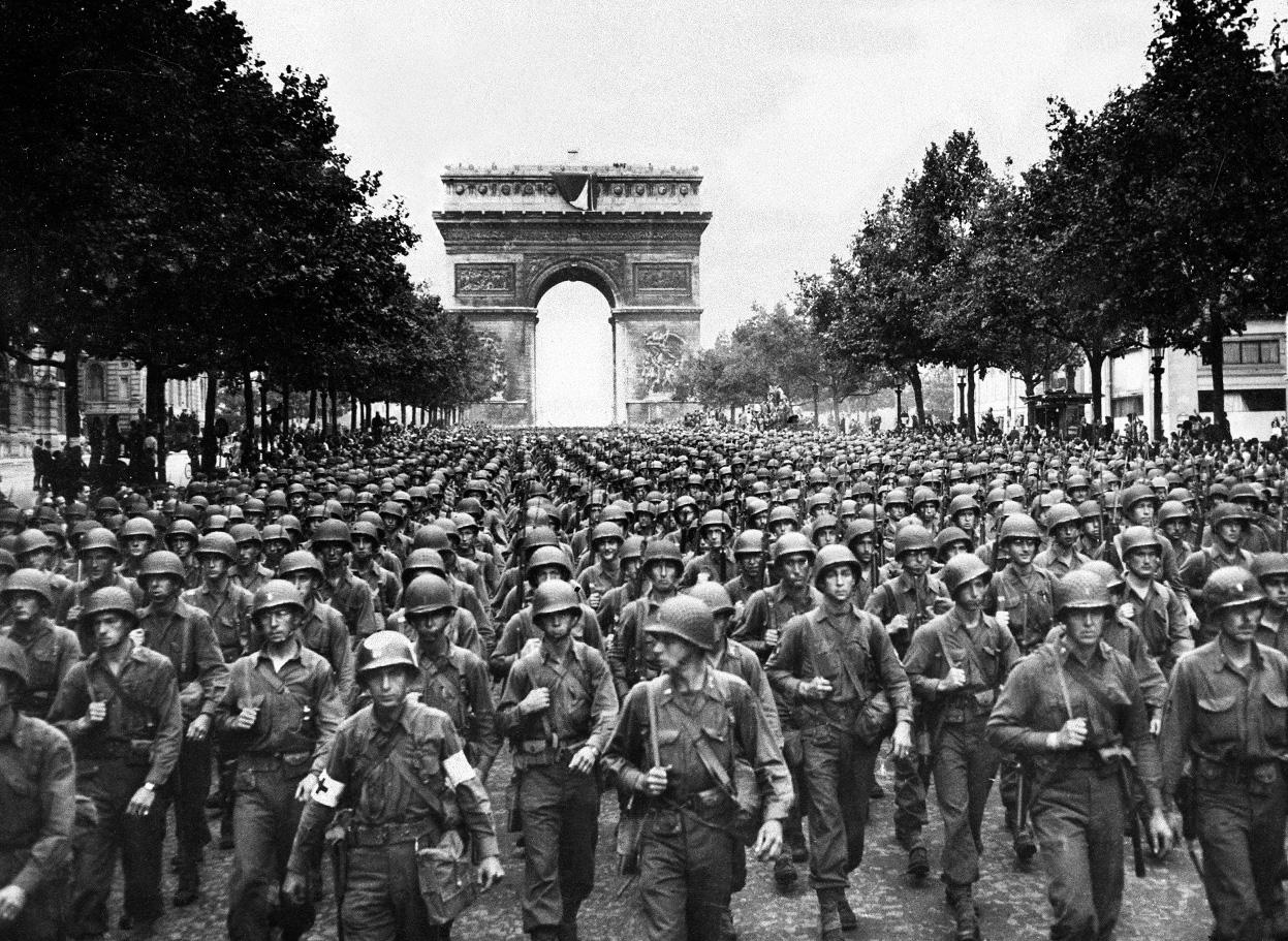 EighthInfantryDivisionmarchalongtheChamps